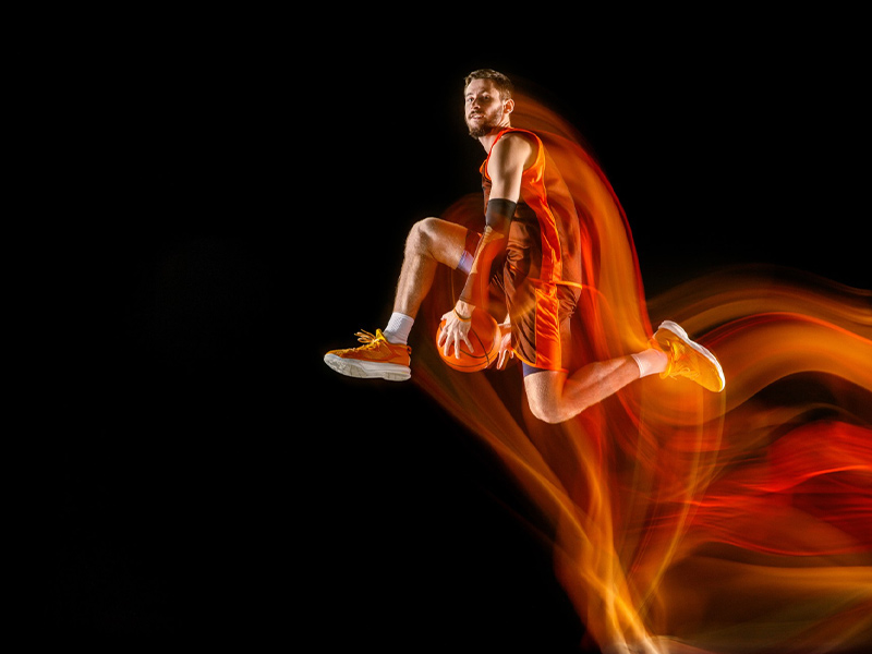 杨毅：06年韦德确实有裁判给哨，但那些中距离都是用实力投进的